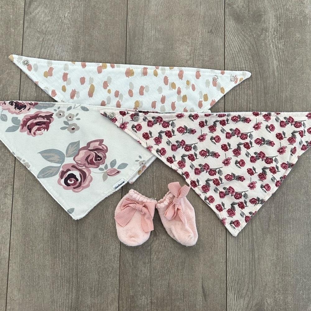 Gerber baby girl bibs and socks
Adorable